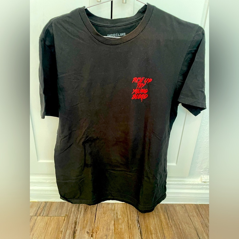 Medium Black indecline Rise Up Thy Young Blood peace sign tshirt